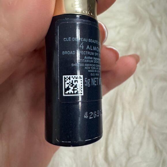 Cle de Peau Concealer SPF 27 Almond - Picture 5 of 6
